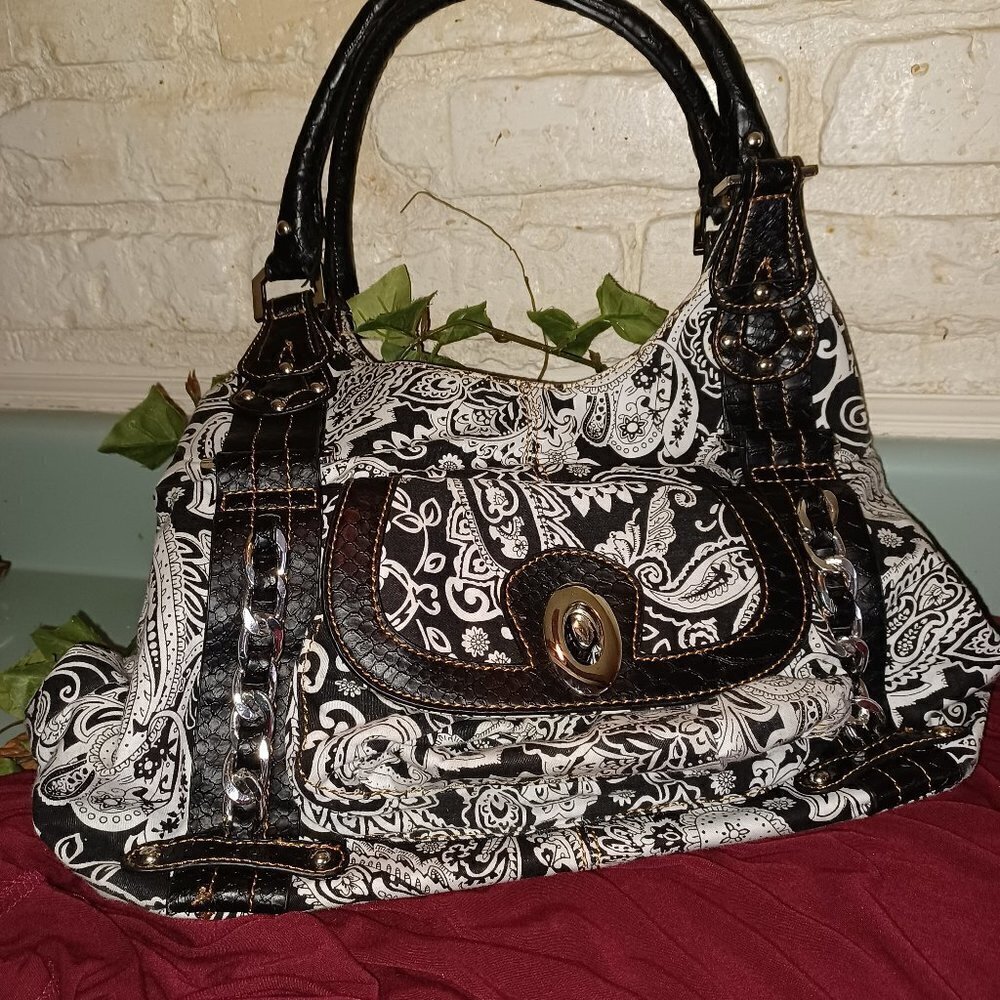 WILSONS LEATHER CO. PURSE
